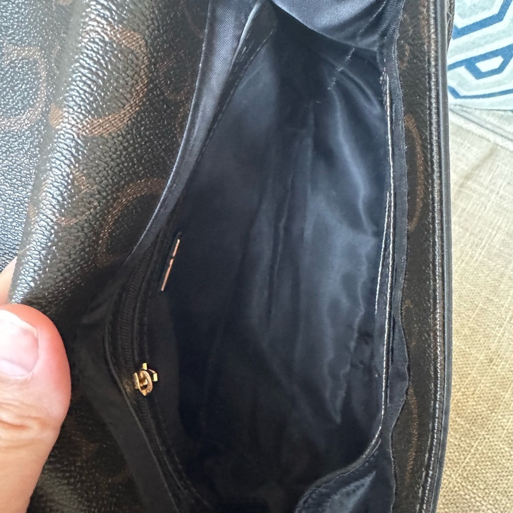 Guess crossbody bag - Picture 11 of 17